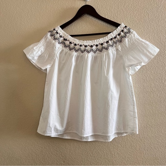 Old Navy Smocked Off the Shoulder Top Size Medium NWT - Picture 6 of 7